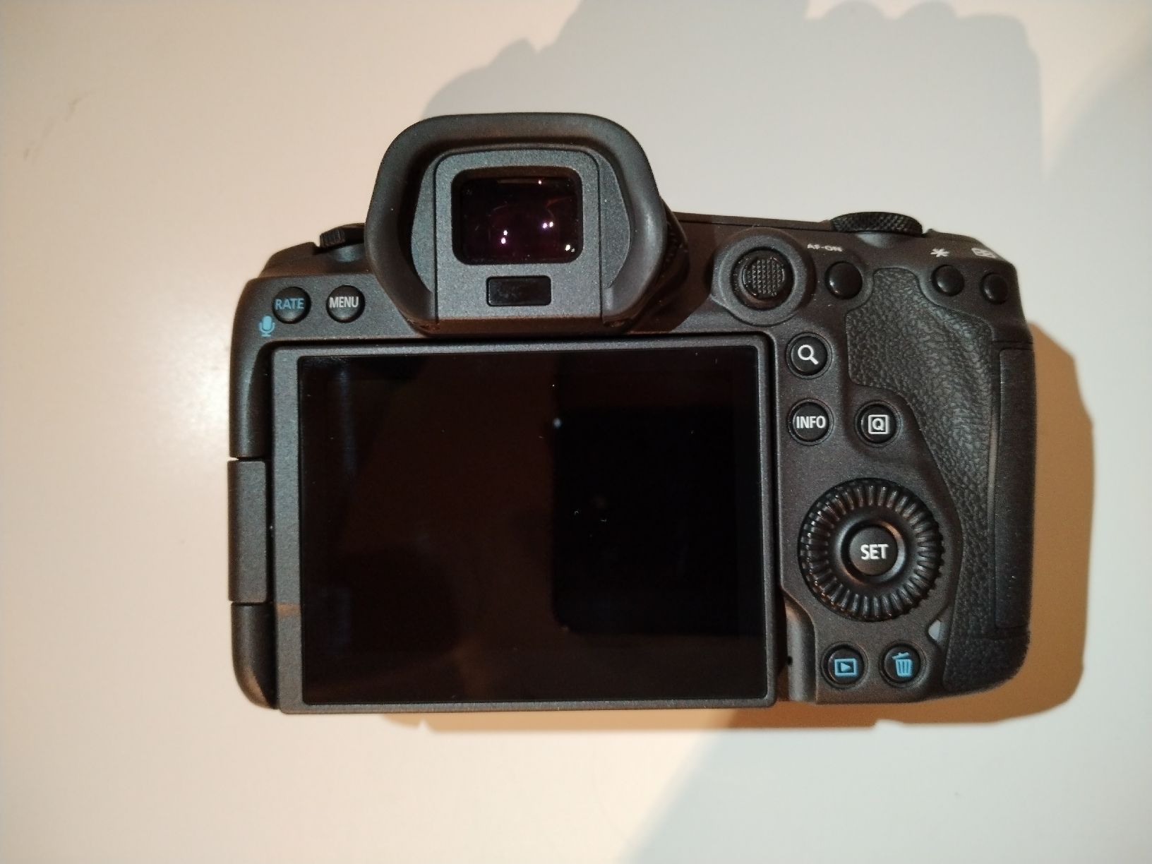 Canon Appareil photo: Canon EOS R5 + accessoires – Neuf (Voir description) à Bex par djaddict 2