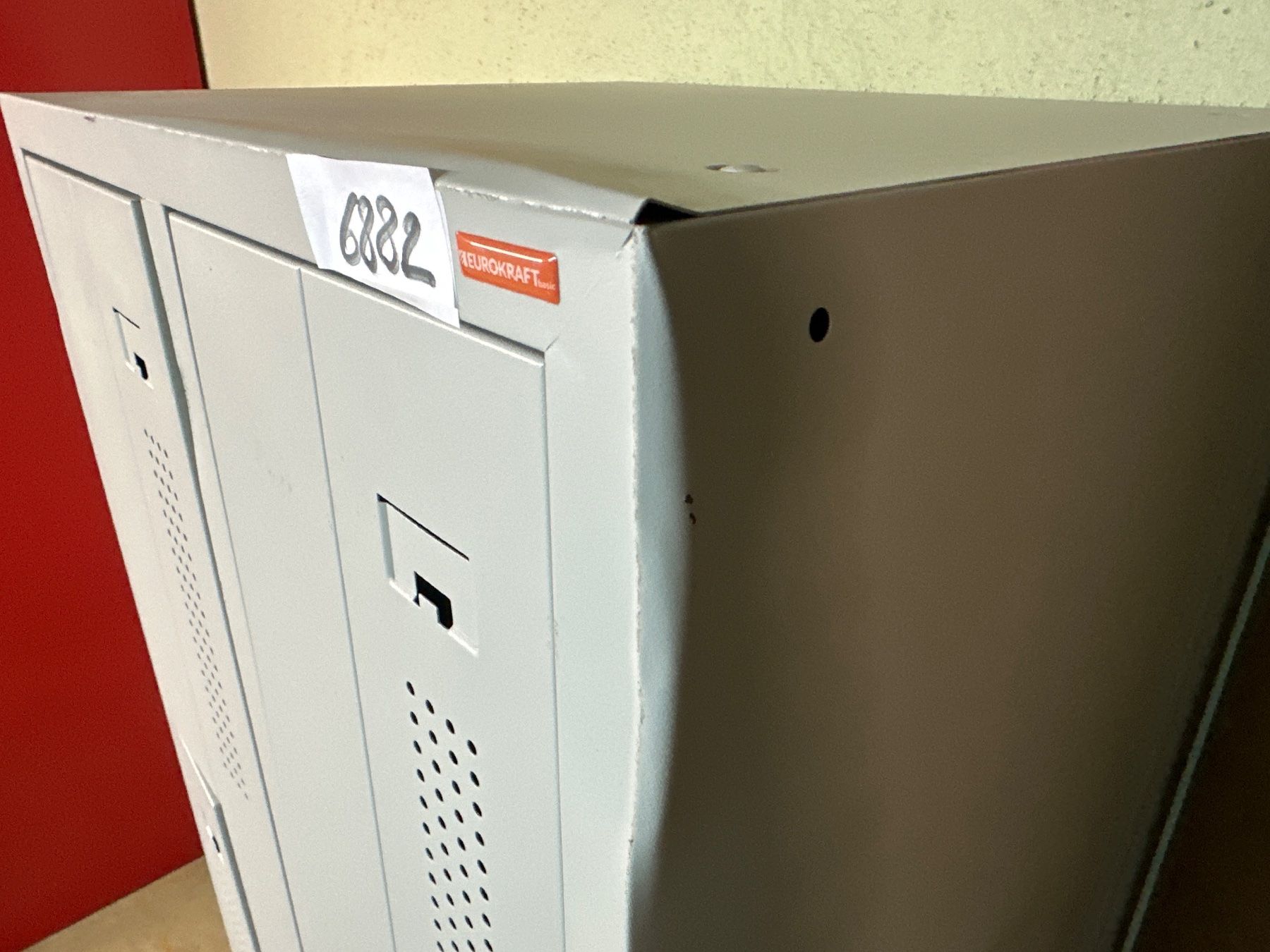 Garderobe: neuer Z-Spind Amsterdam eurokraft basic statt 445.- – Neu (gemäss Beschreibung) aus Necker von liq24 7