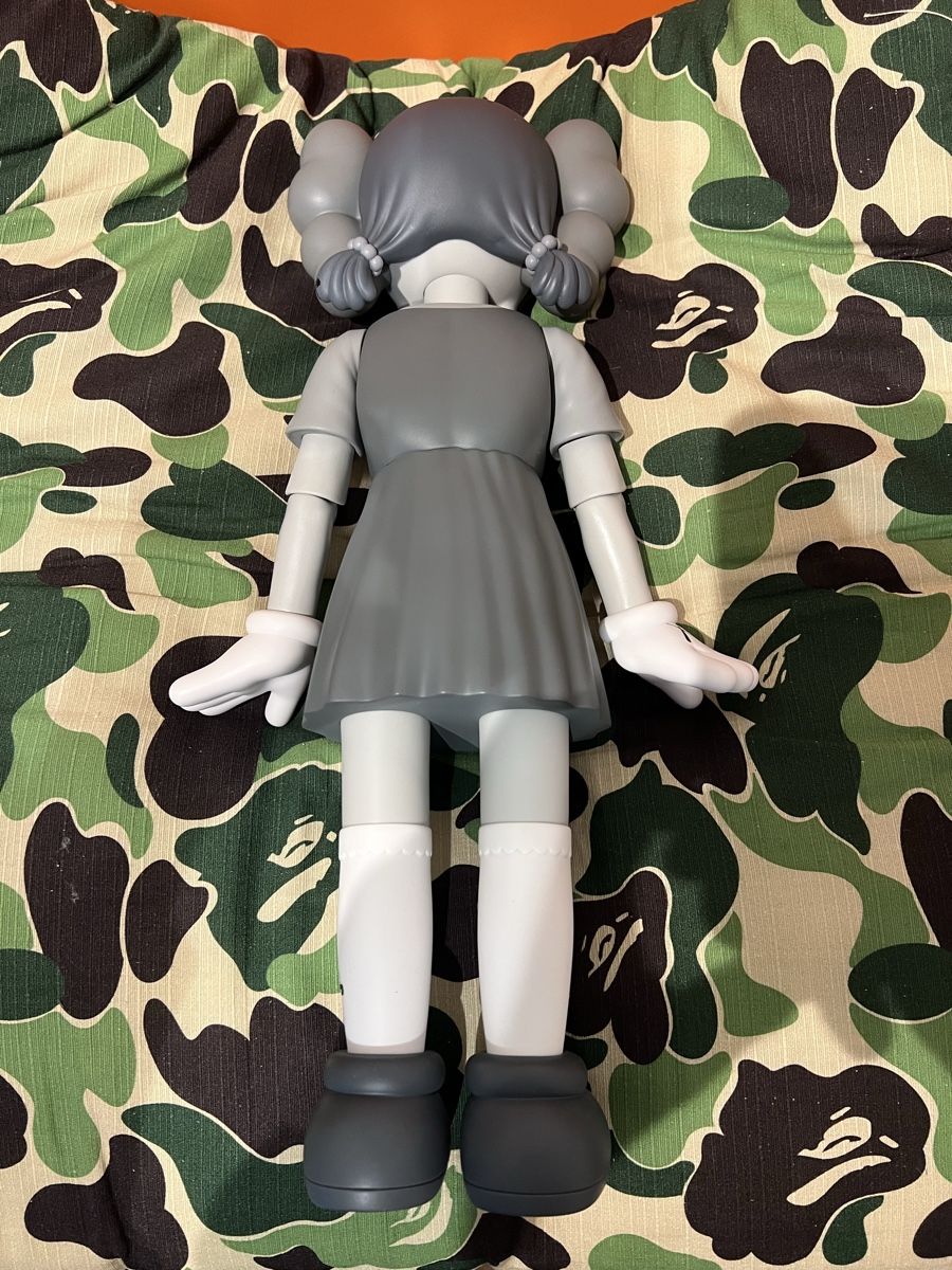 Statuette: KAWS x Squid Game Figur – Nuovo e nell'imballaggio originale da Zürich venduto da Realvintagesale 6