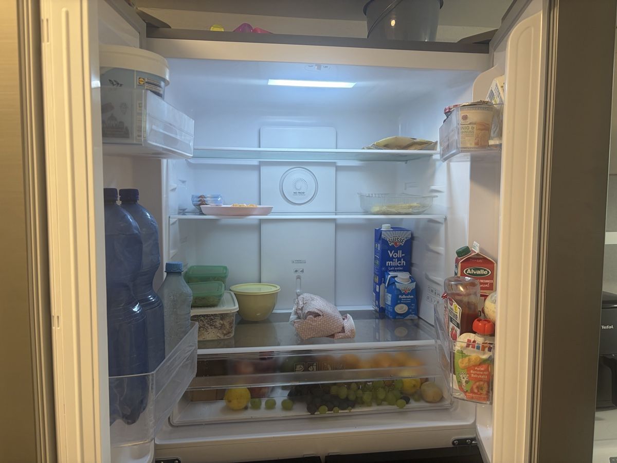 Frigoriferi & Refrigeratori: Kühl-Gefrierkombination Silber Zustand gut – Nuovo (secondo la descrizione) da Dietikon venduto da adr_pw26 1
