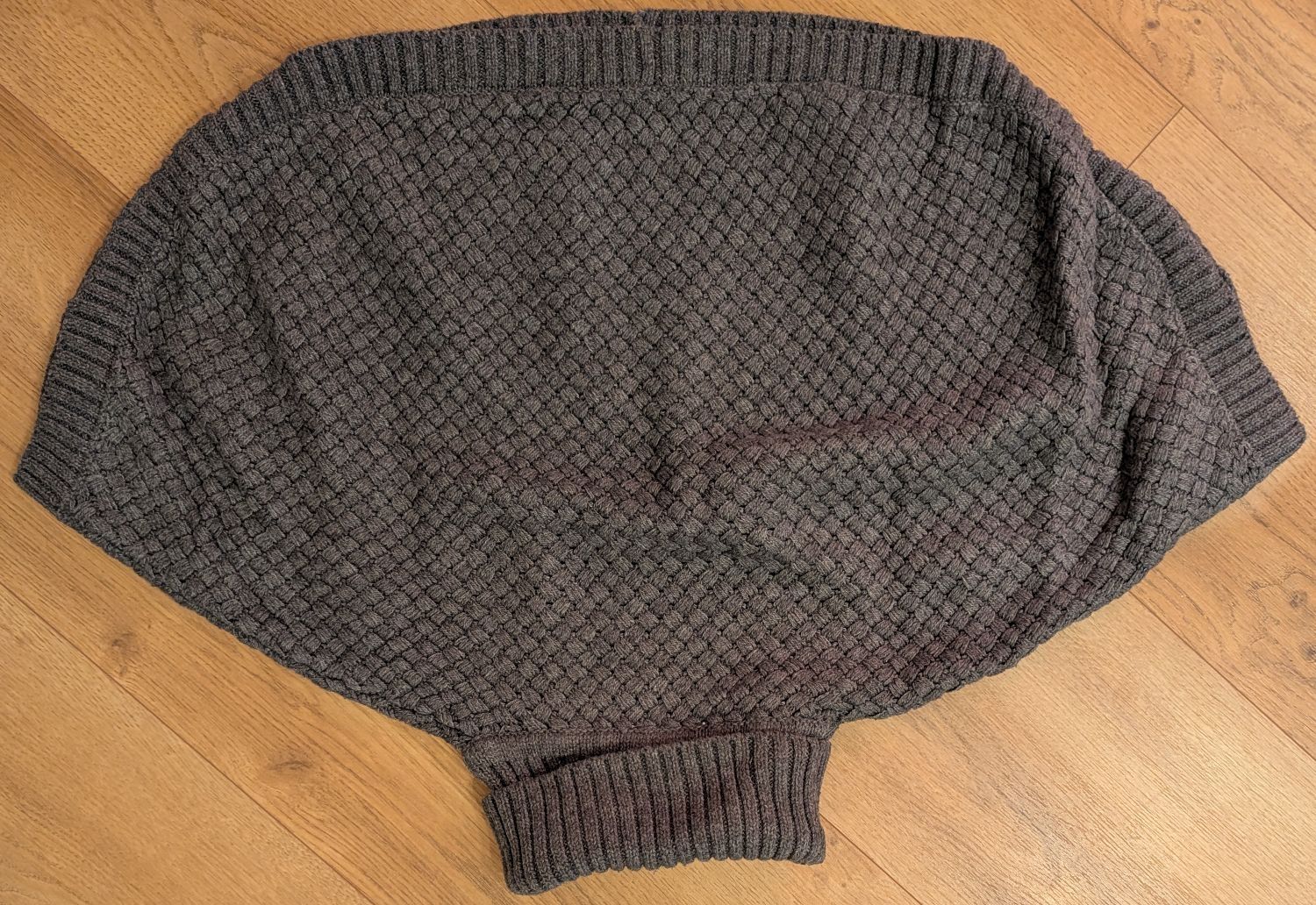 Pulls et sweat-shirts: Kinder Strickpullover grau Grösse 104 guter Zustand – D'occasion à Riniken par ChristophKeys
