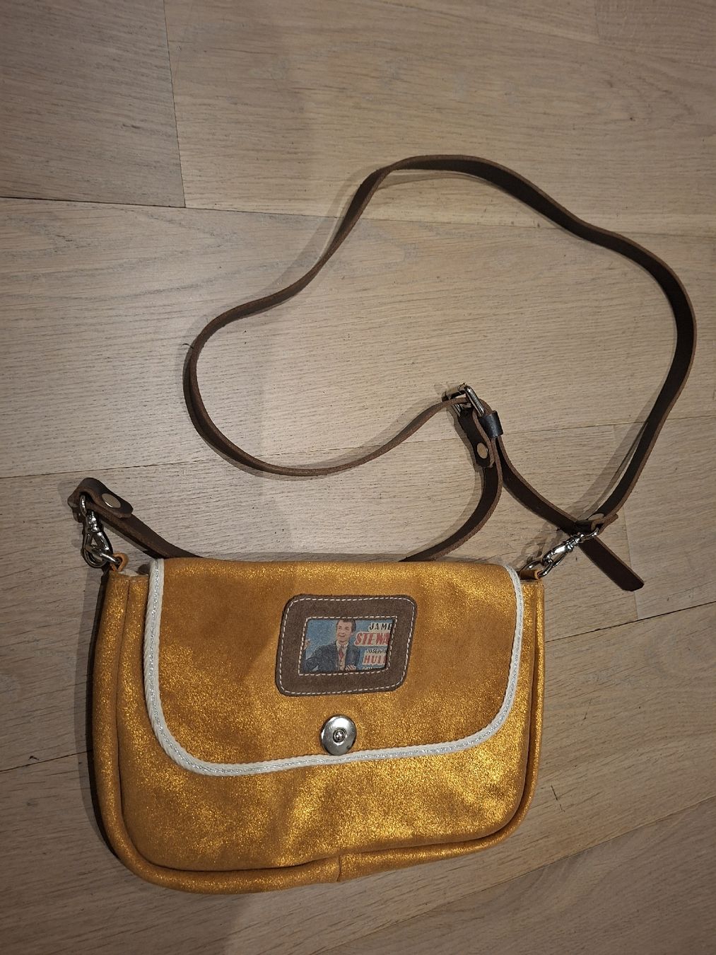Borse da donna: Vintage style gold shoulder bag – Usato da Zürich venduto da oli_p8cc