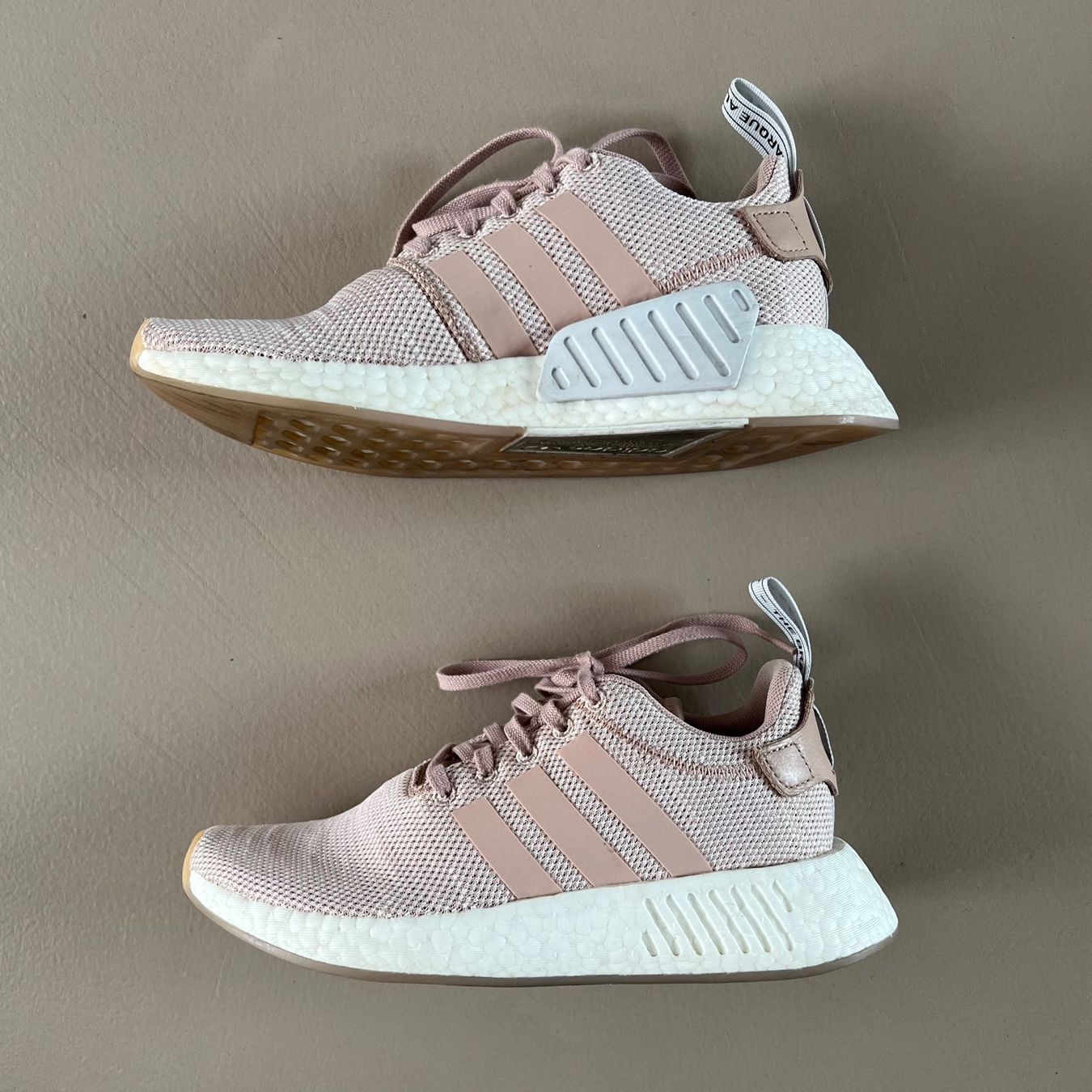 Adidas Damenschuhe: ADIDAS Sneakers 💗 – Gebraucht aus Zürich von ClosetQueen