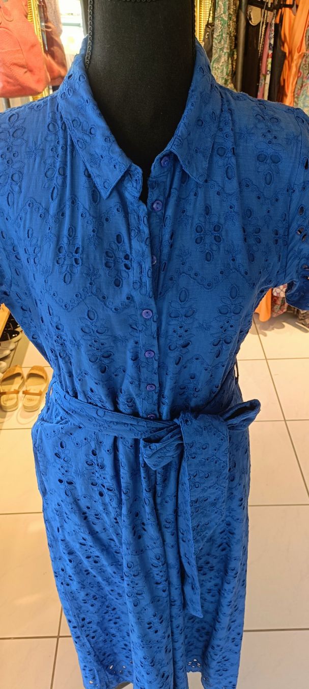 Goa Kleider: Goa Kleid bestickt mit Gürtel Grösse S – Gebraucht aus Zollikofen von Proseco 1