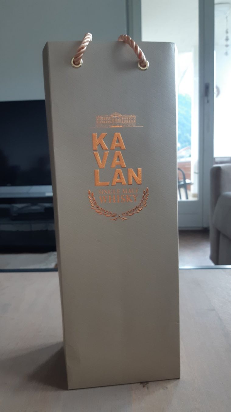 Kavalan Bevande alcoliche: Kavalan Solist ex-Bourbon Cask 57.8% Single Malt Whisky 2014 – Nuovo e nell'imballaggio originale da Losone venduto da pav_8gpy 3