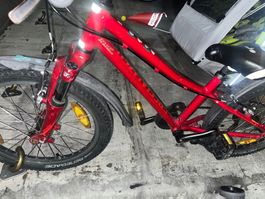 Specialized Hotrock Kinderfahrrad – Sportlich, robust und s