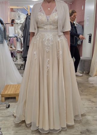 Wunderschönes Brautkleid, Grösse 42, elfenbeinfarben