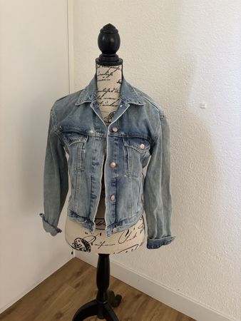 Vintage Jeans Jacke, hellblau, Gr. XS – perfekt für den Früh
