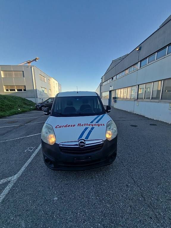 Veicoli commerciali: Opel Combo 1.4 – Usato da Prez-vers-Noréaz venduto da TonyCardoso 3