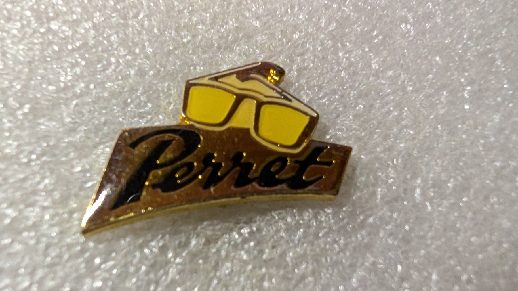 Placchette & Badge: Ansteckpin 203: Perret – Usato da Oppligen venduto da Pin-Fall-Shop
