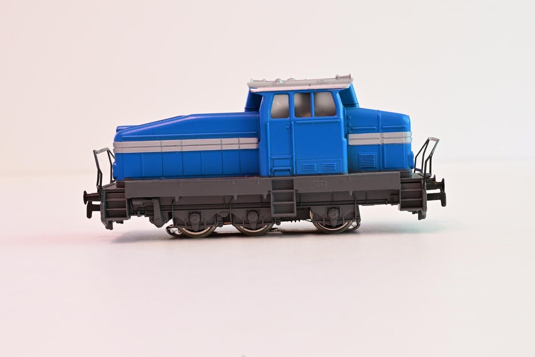 Märklin Modellini di ferrovie: 2 Märklin Loks mit Decoder und 4 Güterwagen. Alle ohne OVP – Usato da Lohn-Ammannsegg venduto da 1monika 2