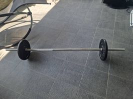 Langhaltestange mitsamt Gewichtsscheiben (3*20kg 2*10kg)