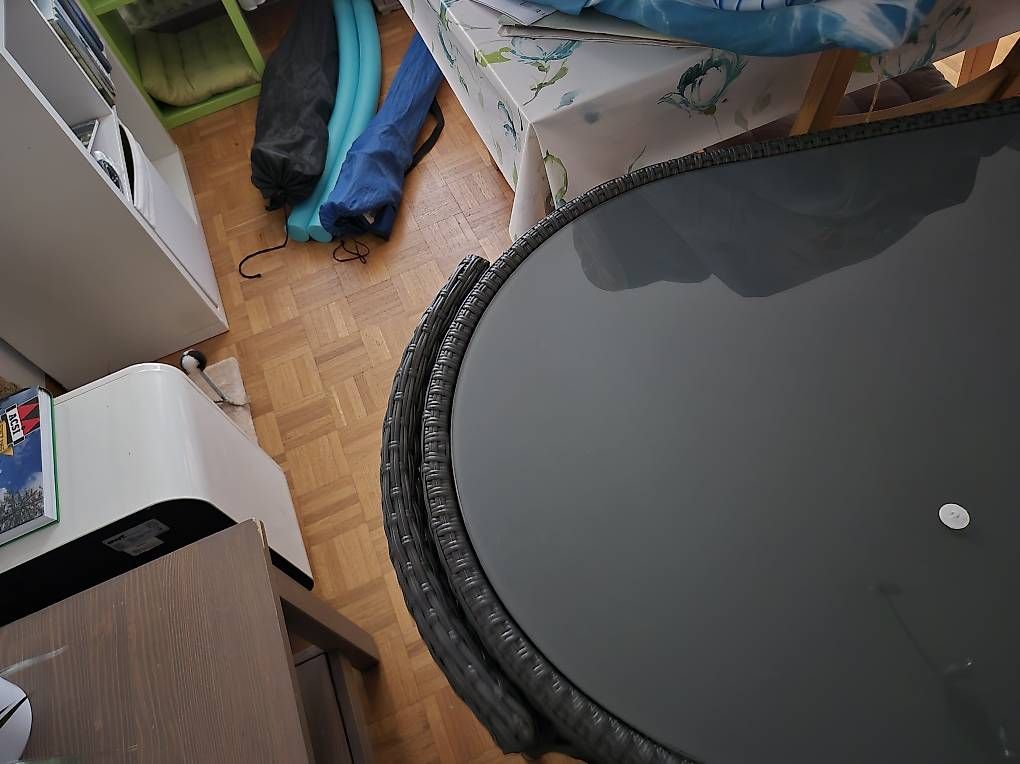 Set de table et chaises: Balkontisch mit 2 Stühlen – D'occasion à Ipsach par szb_cbv9
