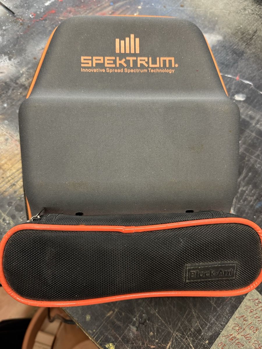 Spektrum Fernbedienungen: Sender Spektrum DX6 – Gebraucht aus Basel von  1