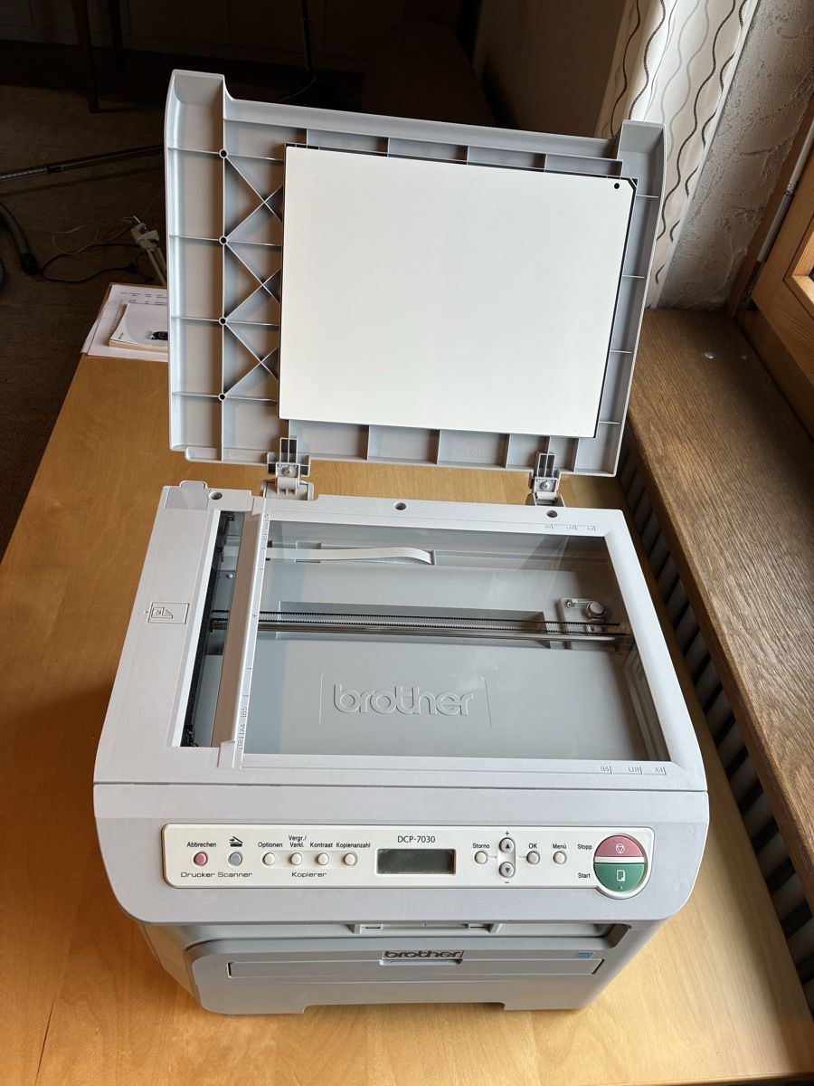 Brother Drucker: Multifunktionsdrucker Brother DCP-7030 Laserdrucker grau – Gebraucht aus Wallisellen von G000ze 1