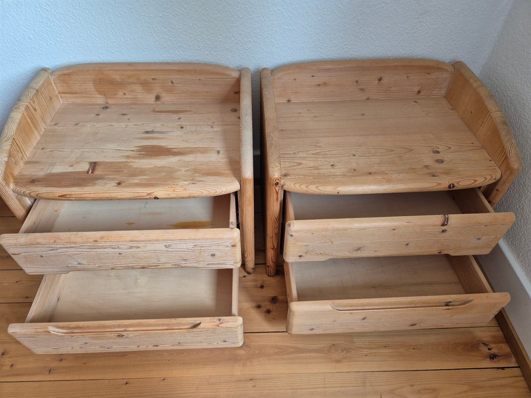 Comodini: 2 Nachttische aus Holz – Usato da Winterthur venduto da Aftang 1