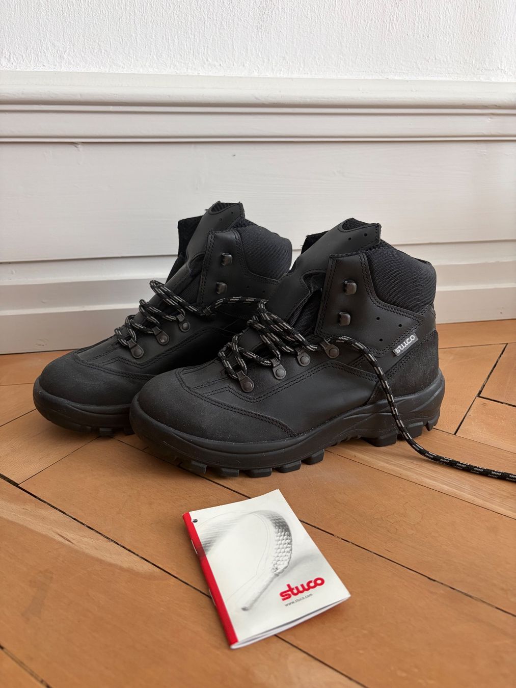 Stuco Scarpe da uomo: Neue Stuco Sicherheits-/ Baustellenschuhe S3 SRC Gr. 41 – Nuovo e nell'imballaggio originale da Zürich venduto da on_q9rx