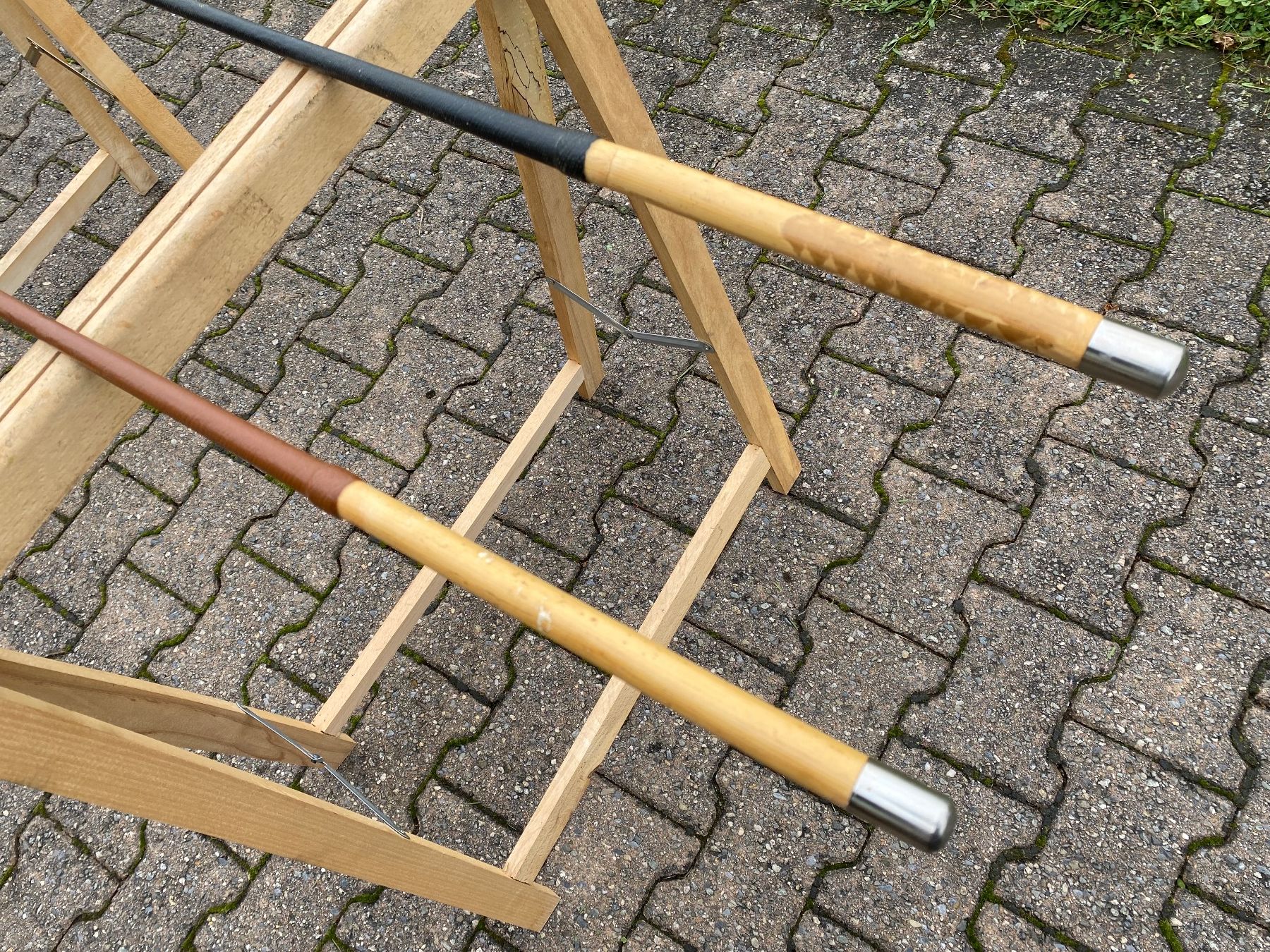 Carrozze: 2 schöne Fleck Bogenpeitschen – Usato da Feldbach venduto da Fea1 7