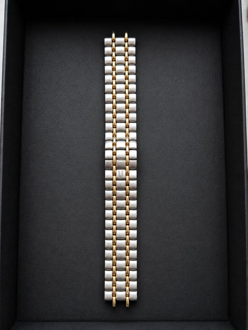 Bracciali & Braccialetti: Bracelet Universal Genève Corporate bicolore 18mm – Nuovo (secondo la descrizione) da Biel/Bienne venduto da gre_c2g8