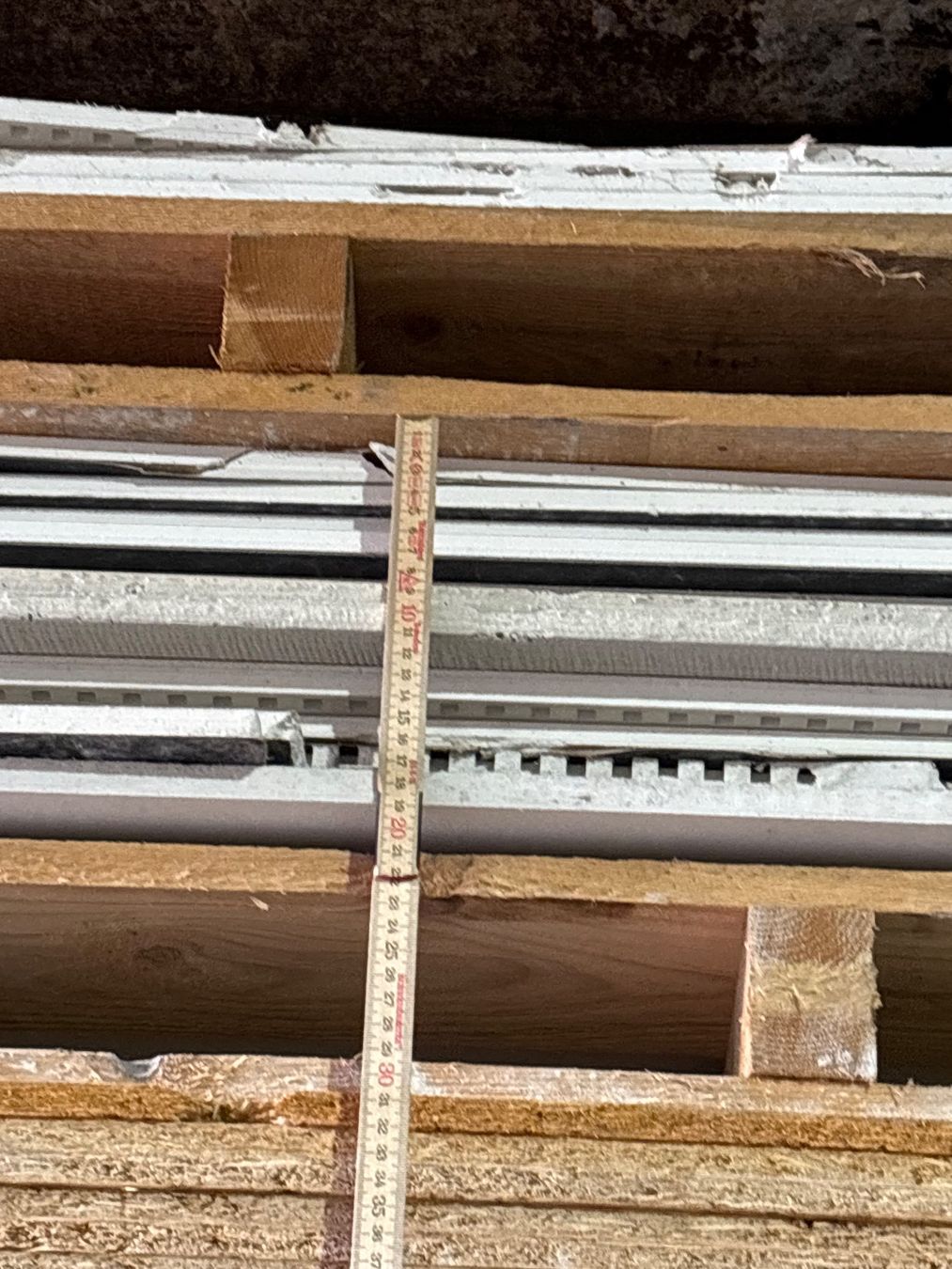 Piatti di portata: LAGERVERKAUF: Posten an Gipsplatten in div. Varianten – Usato da Winterthur venduto da ReUse_Baumarkt 4