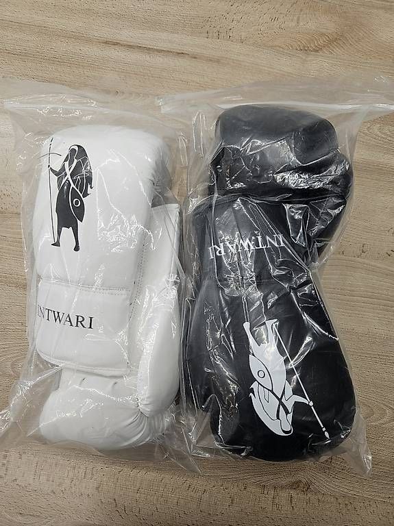 Handschuhe & Handstulpen: Gants boxe blancs neufs 8 et 10z – Gebraucht aus Genève von fre_6hjt 1