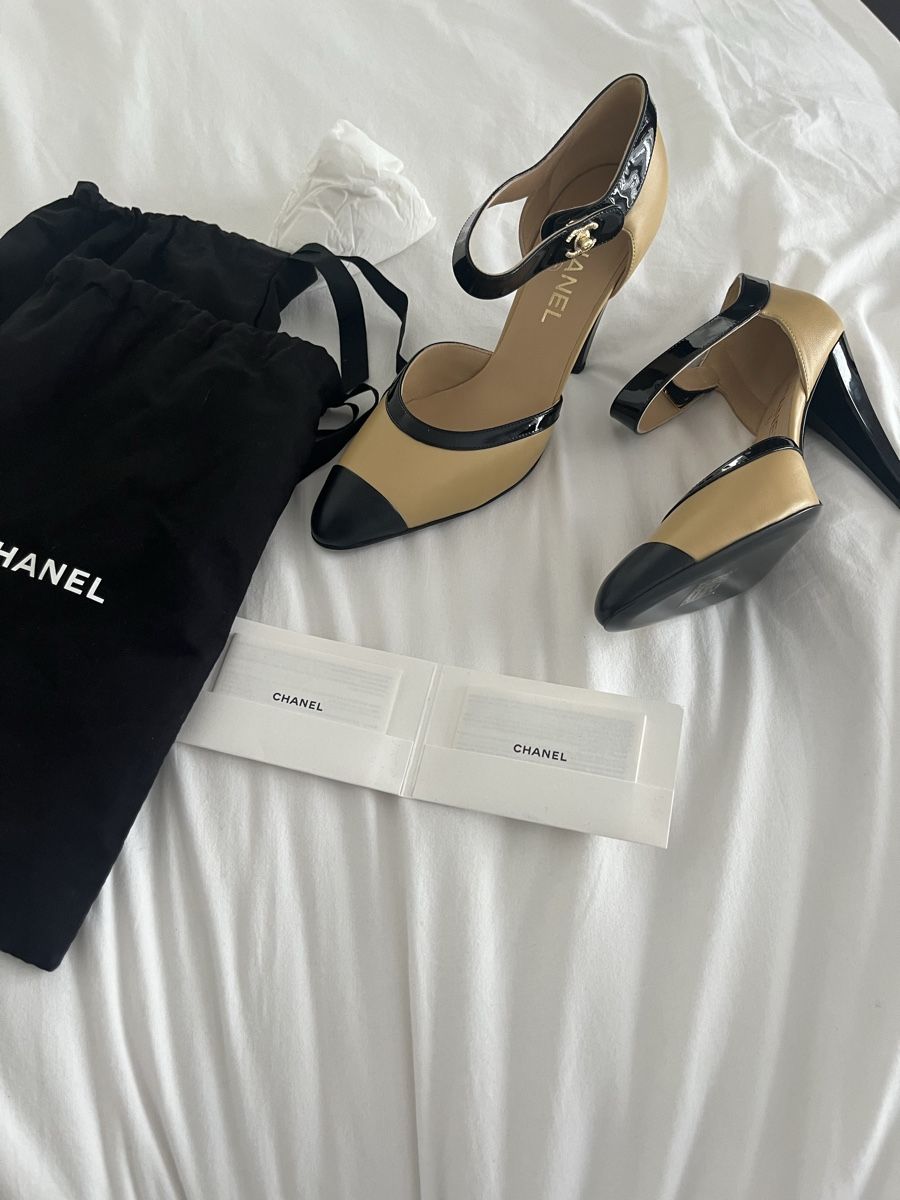 Chanel Scarpe da donna: CHANEL Pumps beige/black size 39 new condition – Nuovo e nell'imballaggio originale da Zürich venduto da ace_7yvh