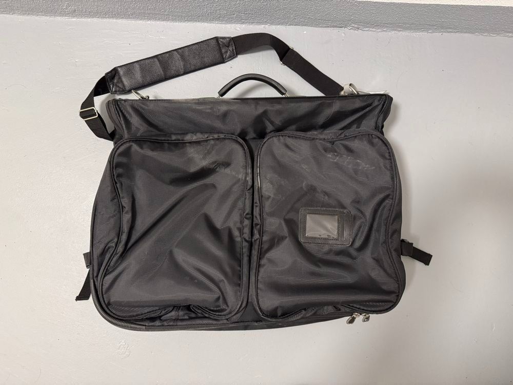 Sacs: Anzug-Reise-Tasche WILSON – D'occasion à Zollikerberg par RuLCS50 1