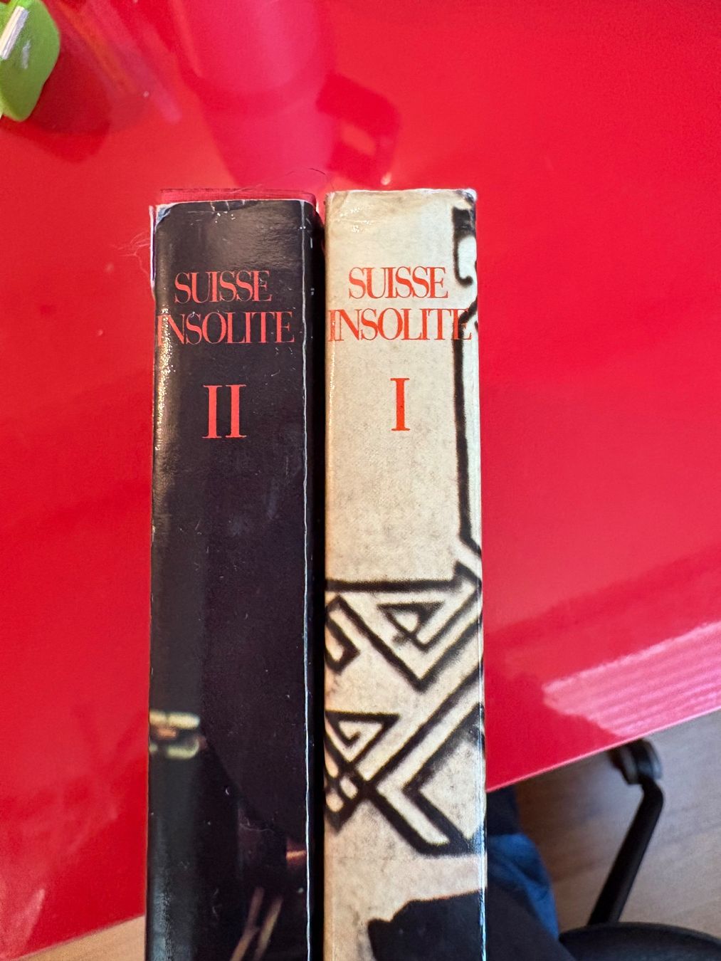 Livres: Suisse Insolite, Tomes I et II – D'occasion à Lausanne par reb_vpy7 2
