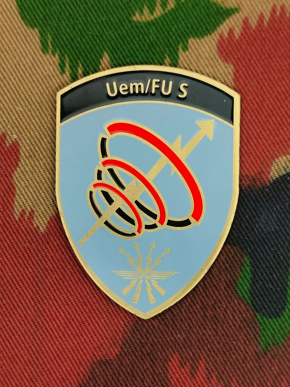 Schweizer Armee Placchette & Badge: Emblem Brusttaschenanhänger Uem/FU S – Usato da Bauma venduto da SwissMilitaria