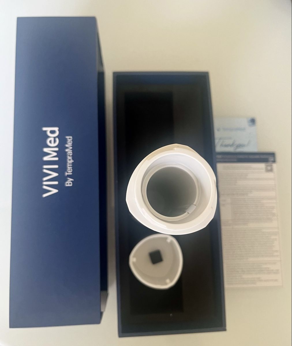 Attrezzature mediche: VIVI Med temperature container for medication - New – Nuovo e nell'imballaggio originale da Zürich venduto da fil_kgq5 1