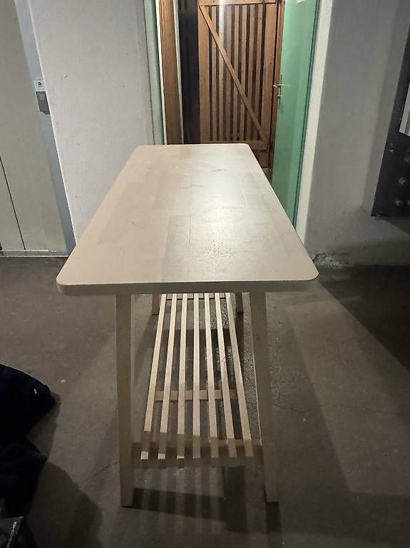 Tische: Heller Holztisch  – Gebraucht aus Würenlos von fyn_vx6v 1