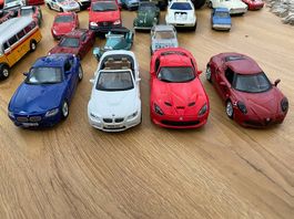 KONVOLUT - VIELE VERSCHIEDENE AUTOS, TRAKTOREN, ANHÄNGER ETC