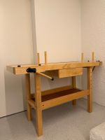 Werkbank aus Holz mit zwei Schraubstöcken gebraucht