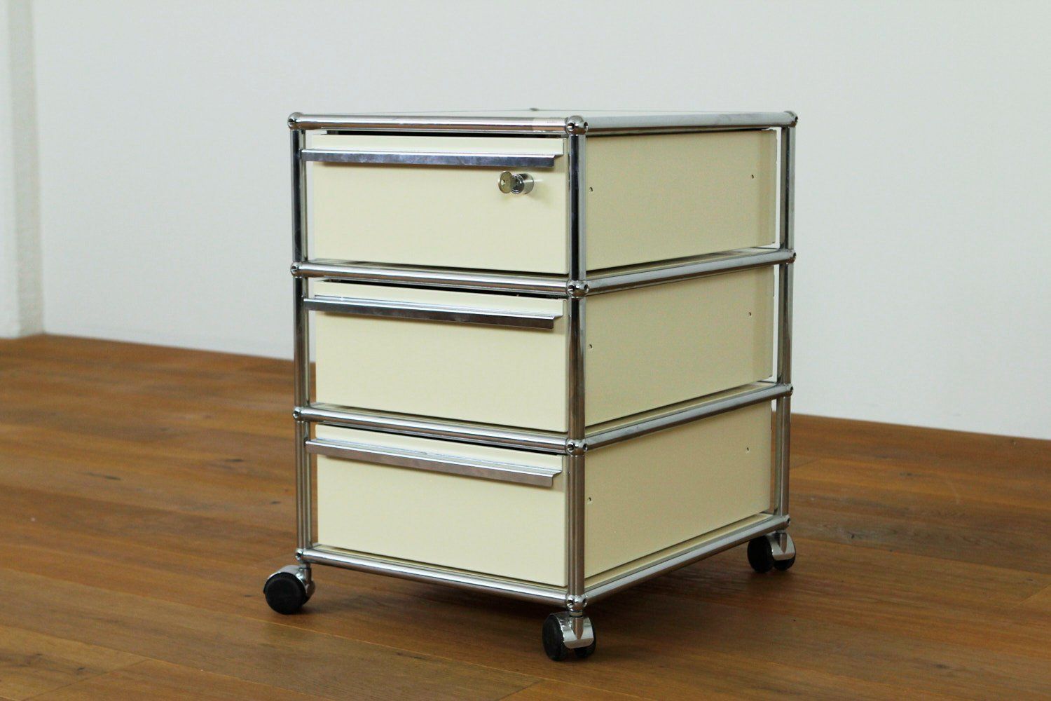 USM Korpus: USM Haller Rollkorpus // UPCYCLED // NEUE FARBEN – Neu (gemäss Beschreibung) aus Affoltern am Albis von StudioStandard 3