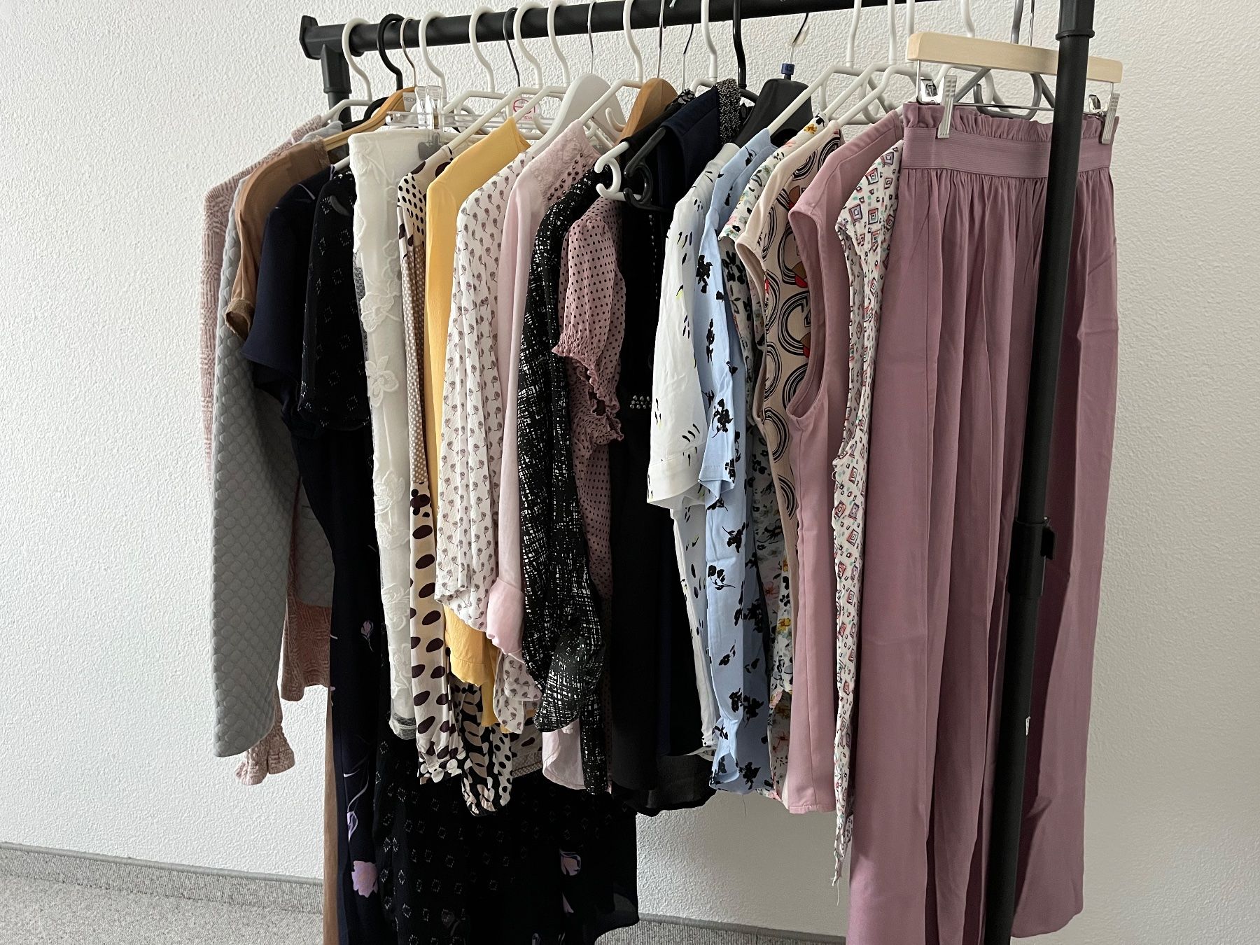 Lotti di vestiti: Kleiderpaket Damen Gr. M/L – Nuovo (secondo la descrizione) da Triesen venduto da dardaleni 1