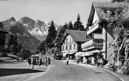 BRÜNIG Passhöhe - Bazar - Auto, Bus