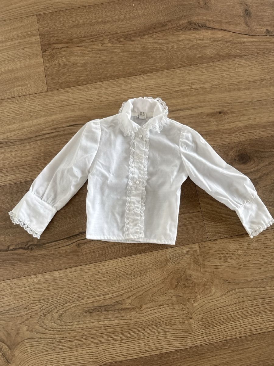 Camicette, T-shirt & Top: Rüschenbluse Mädchen, Grösse 92-98 – Usato da Altendorf venduto da c.niesper