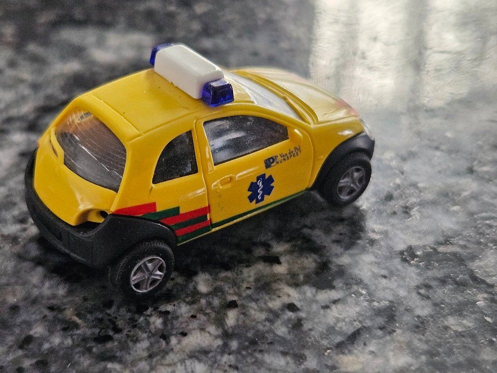 Rietze Modellini d'auto: Rietze Ford Ka HO 1:87 – Usato da Kaiseraugst venduto da Carkos 1
