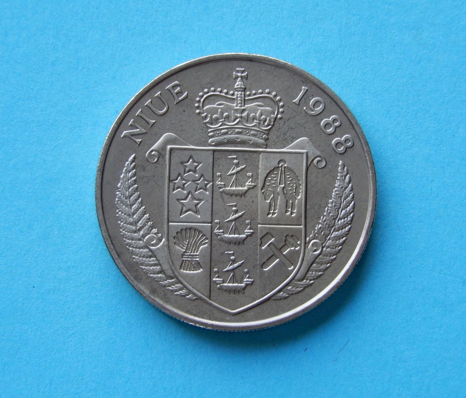 Tutti le monete: Münze Niue 5 Dollars 1988 – Nuovo (secondo la descrizione) da Trasadingen venduto da Traadinger