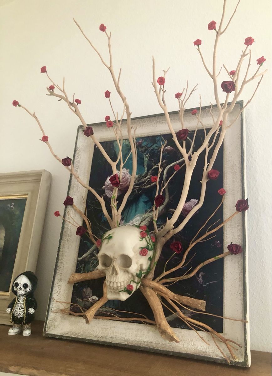 Foto & Immagini: 3 D Bild mit Totentkopf und Wurzelbaum-Rosen – Usato da Oberwil BL venduto da scorpio70 1