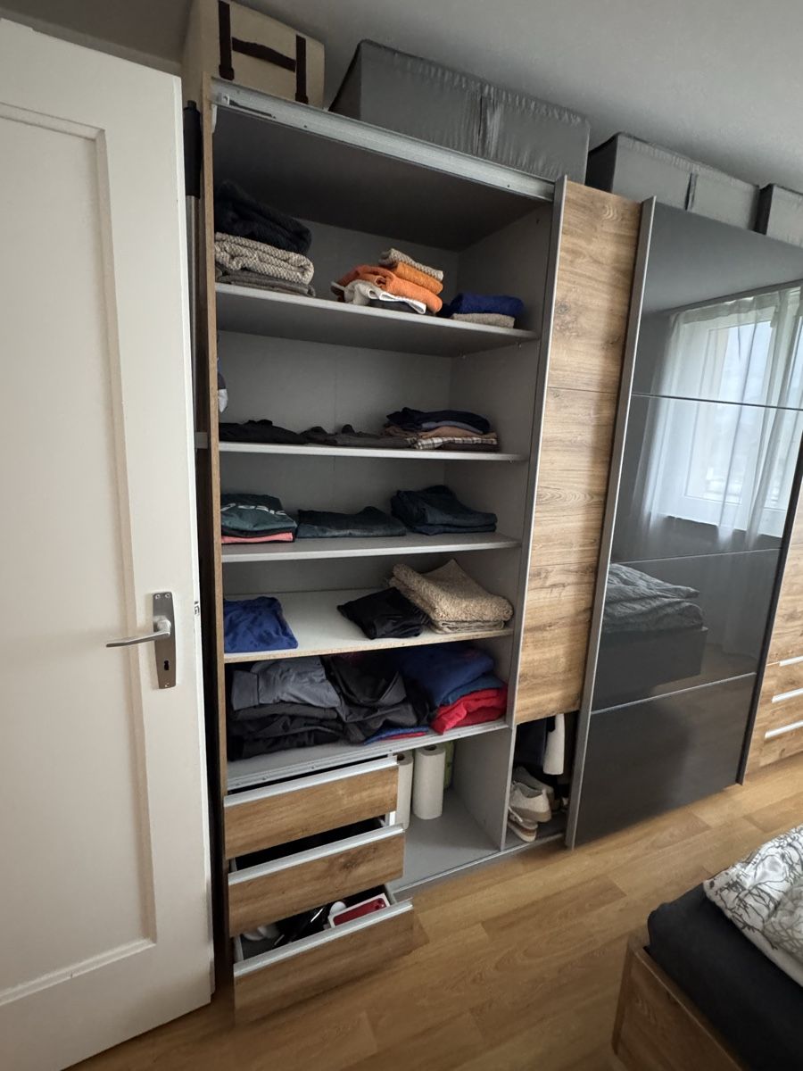 Betten: Komplettes Schlafzimmer  – Gebraucht aus Jona von Sweet01 3