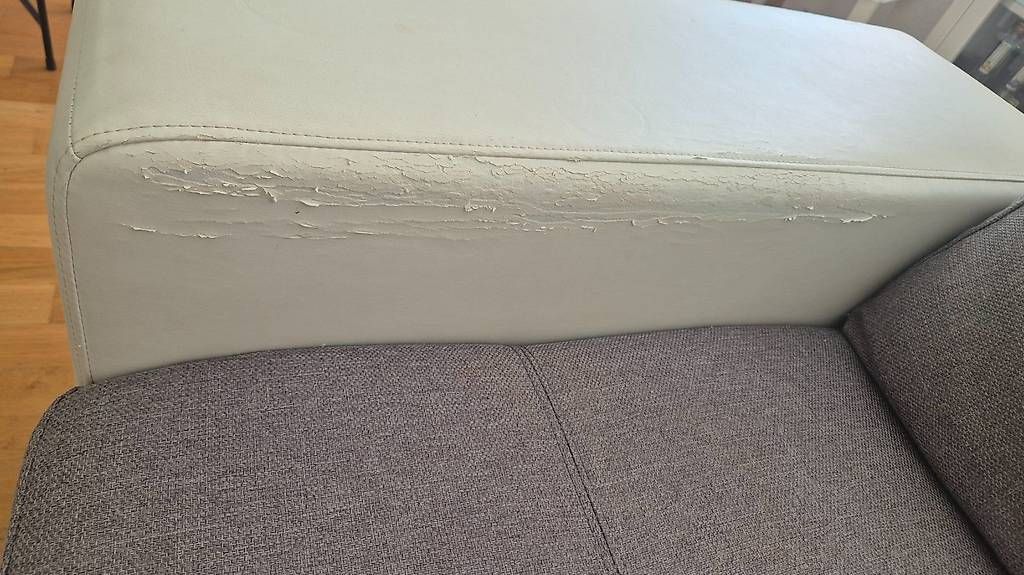 Divani: Ecksofa mit Schlaffunktion und Bettkasten – Usato da Thalwil venduto da Mese 1