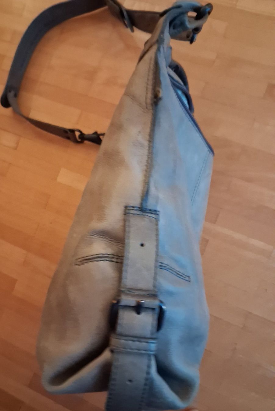 Aunts & Uncles Taschen für Damen: AUNTS & UNCLES Ledertasche – Gebraucht aus Wetzikon ZH von med_2y76 3
