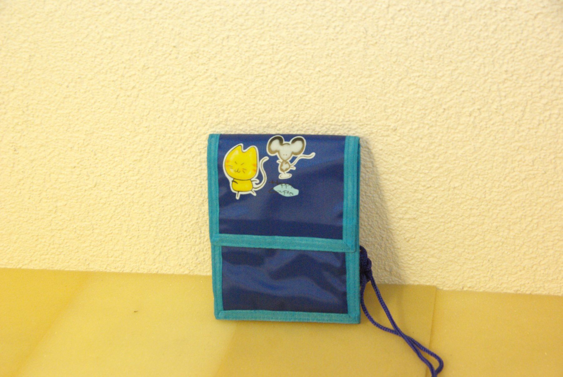 Altro per bambini: Kinder Portemonnaie mit Halsschnur, blau – Nuovo (secondo la descrizione) da Herisau venduto da Cevianer1844