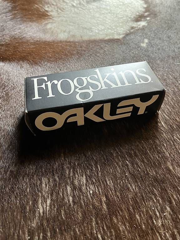 Occhiali & Lenti: Sonnenbrille Oakley Frogskins – Usato da Liestal venduto da blu_9fxj 2
