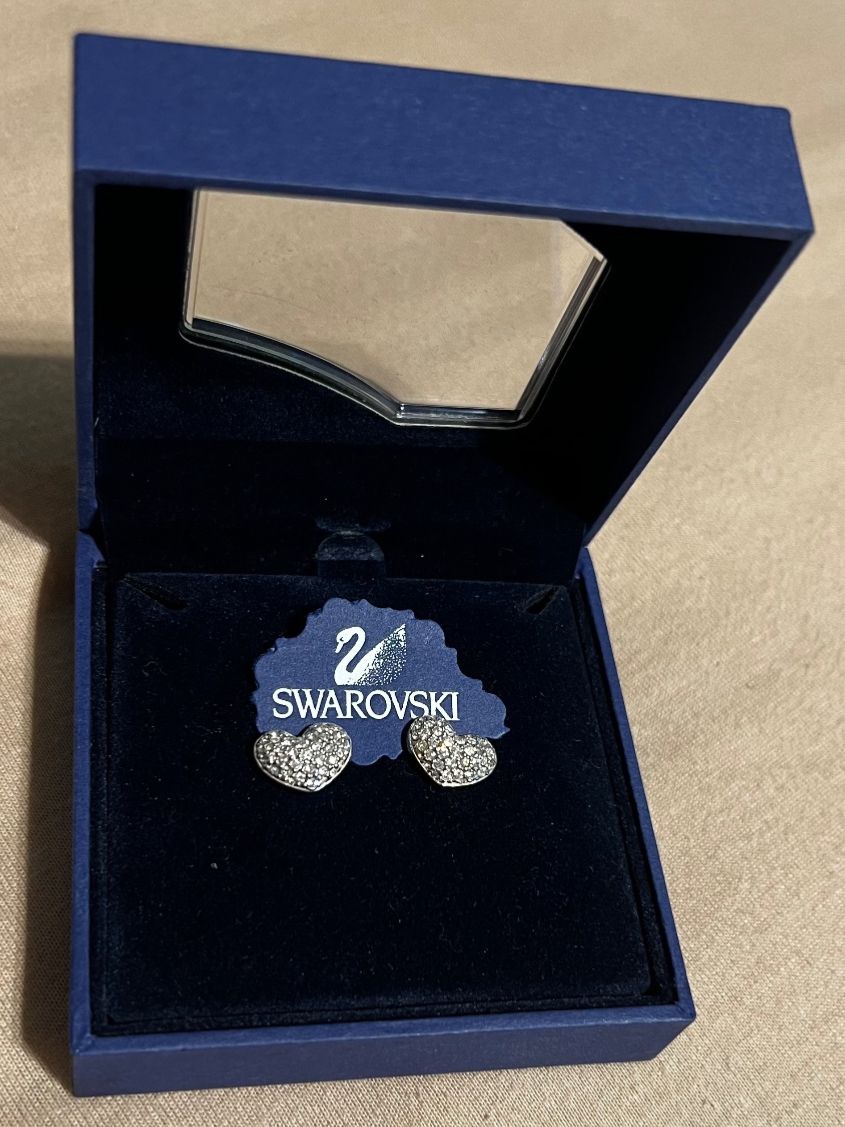 Swarovski Orecchini pendenti & Orecchini a lobo: Swarovski Herz-Ohrenstecker – Nuovo (secondo la descrizione) da Hölstein venduto da nursbeste