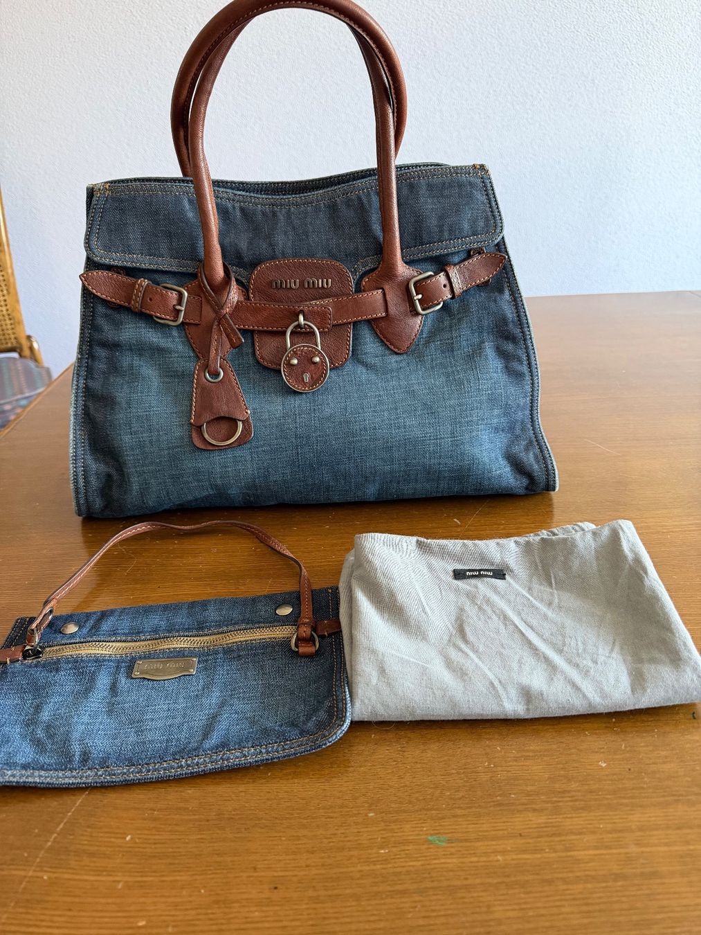 Miu Miu Borse da donna: Miu Miu Denim Tasche – Usato da Küssnacht venduto da Flowerlady