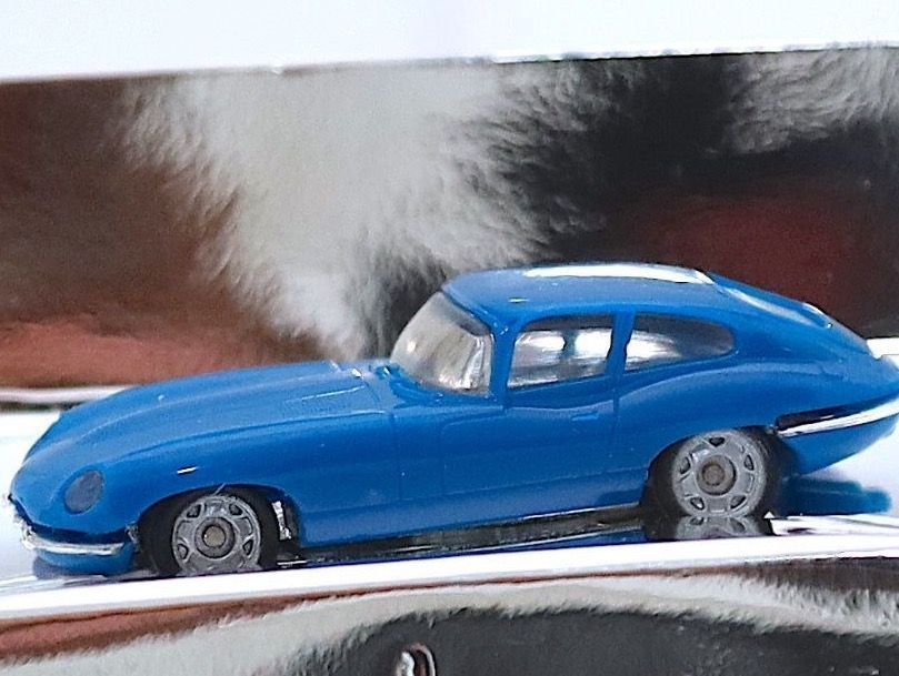 Jaguar Modellini d'auto: MONOGRAM JAGUAR XKE COUPÉ 1:87 – Nuovo e nell'imballaggio originale da Ipsach venduto da Merlux