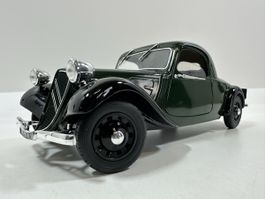 1938 Citroën Traction Type 11 B 1:18, grün-schwarz, SOLIDO