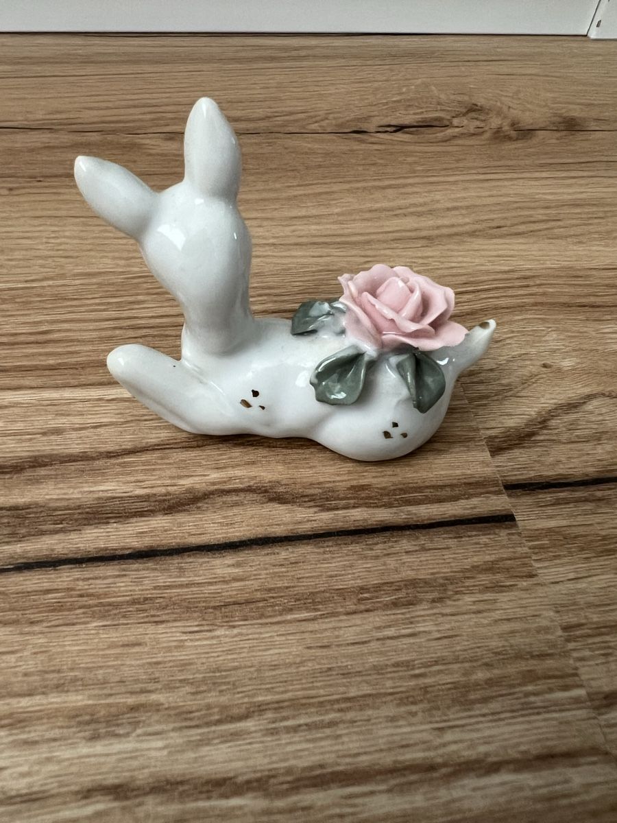 Alle Dekorationen: Vintage-Keramikfigur Rehkitz mit Rose – Gebraucht aus Dietikon von rts888 1